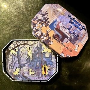 Walt Disney's 101 DALMATIANS 6 PIN COMMEMORATIVE SET in TIN BOX MINT.